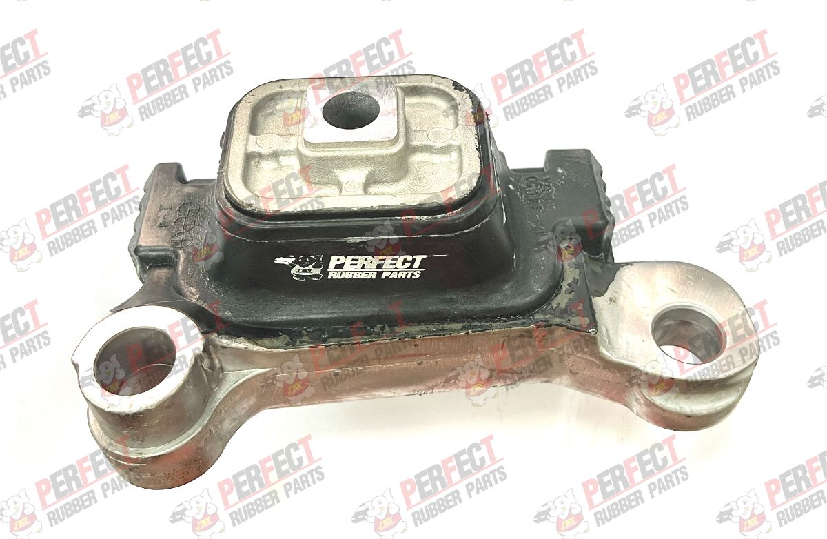 11220-EW80A INSULATOR ENGINE